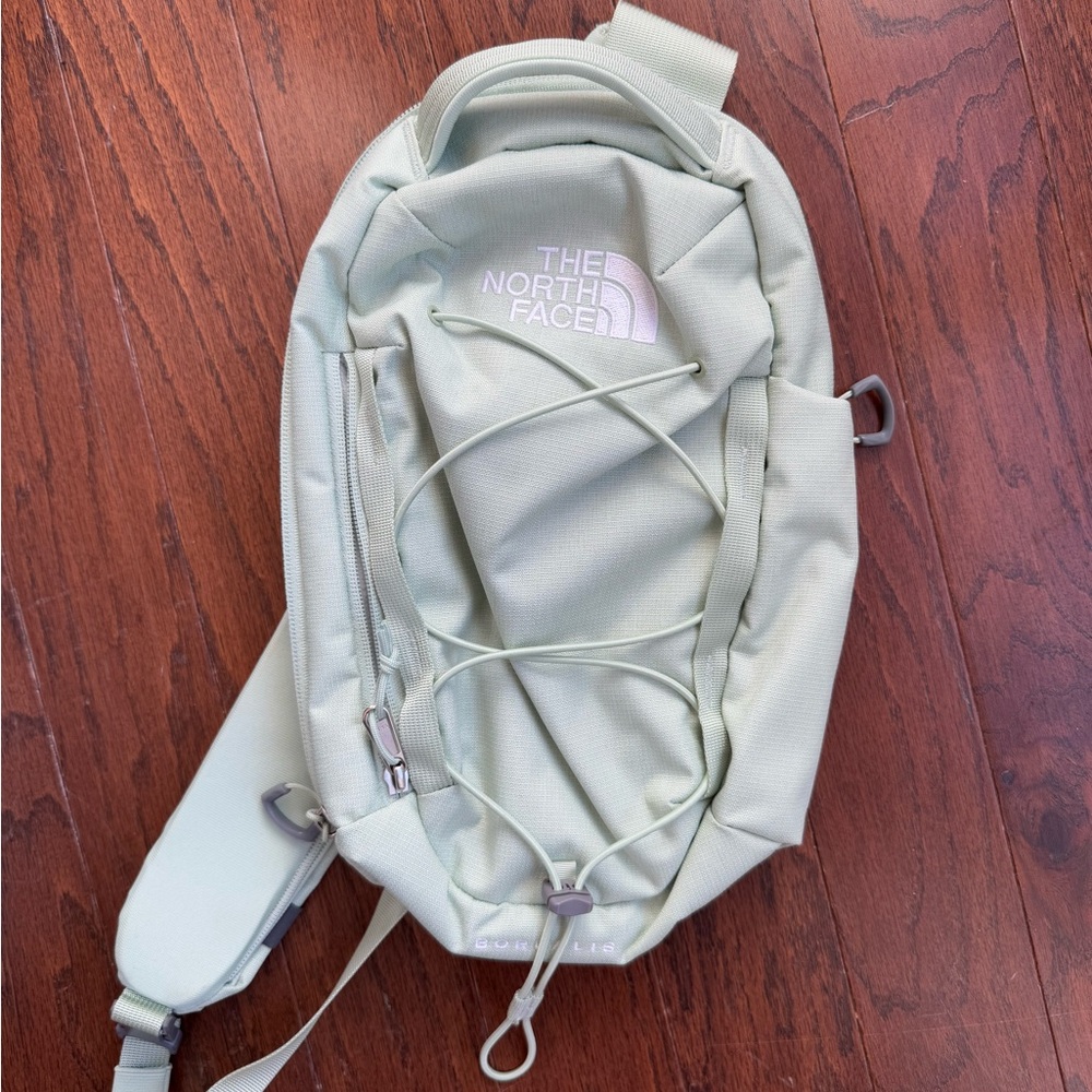 NORTH FACE Borealis Sling Bag, Misty Sage Dark Heather/Meld Grey, One Size